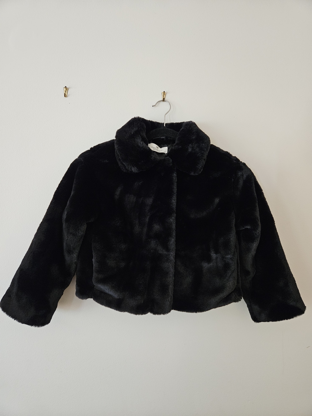 NEW - H&M Black Faux Fur Jacket Size 8-10 Y